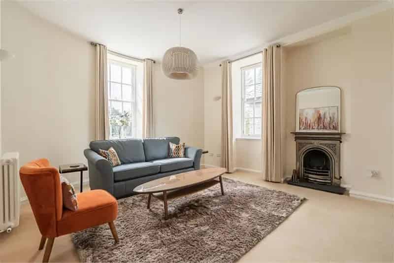 2 Bed Flat - First Floor with 2 Reception Rooms