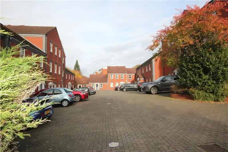 Modern Office Space Halesowen Town Centre 758 sq ft 3 Parking Spaces
