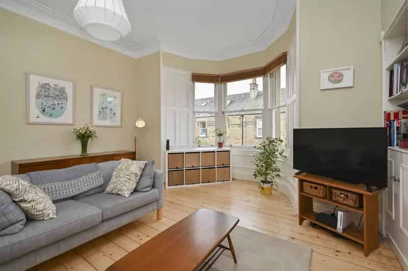 4 Bedroom Flat House to Rent in Edinburgh Shandon