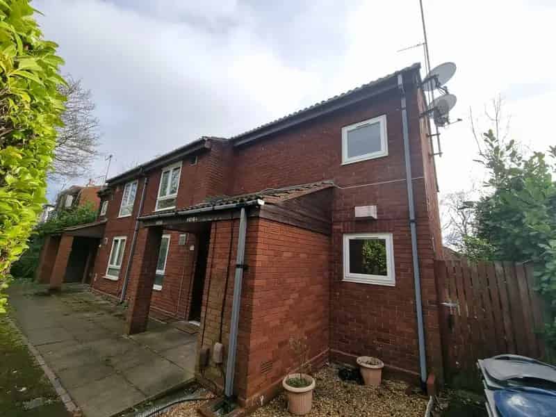 3 bedroom ground floor flat to rent