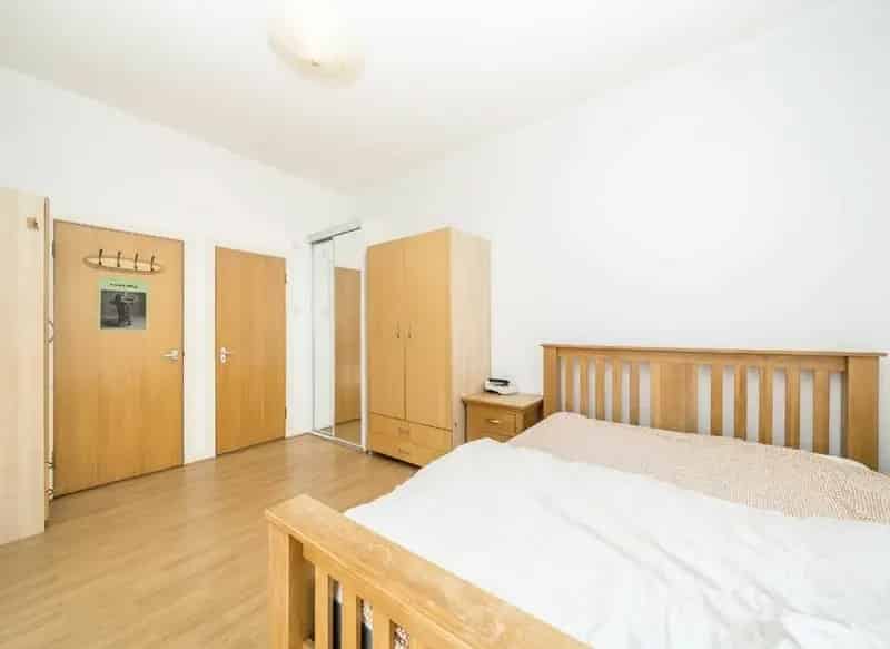 Riverside 2-Double Bedroom Flat  Rotherhithe London