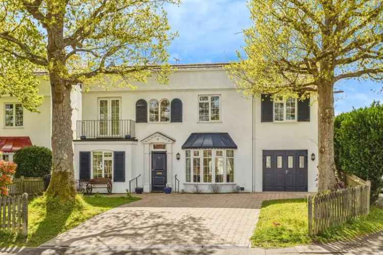 Three Bedroom Detached Home with Annex and Ample Parking