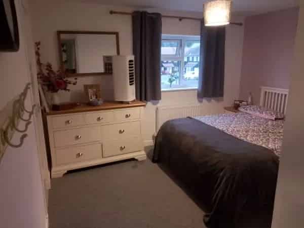 3 Bed House with Separate Dining Room and Large Garden
