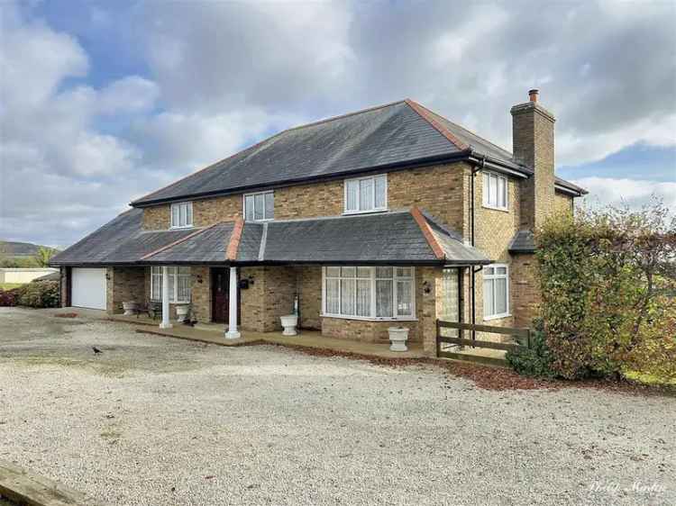 5 bedroom detached house for sale