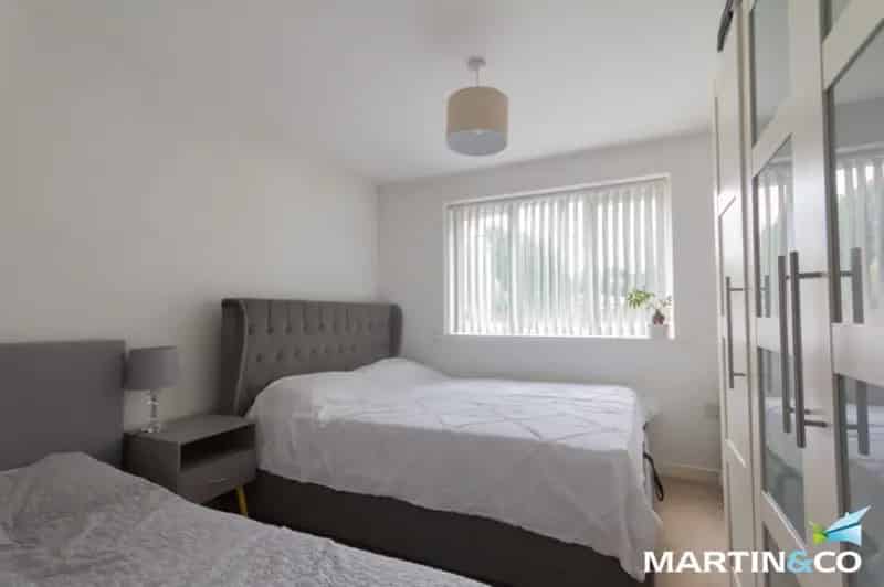 2 Bedroom Flat To Rent Available 2025