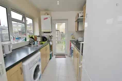 5 Rooms 24m² London