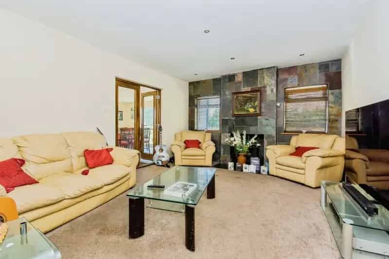 Four-Bedroom Detached Bungalow with Stables and Acre Plot