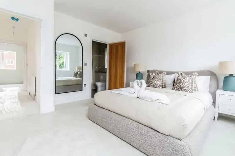 Four Bedroom Family Home New Development Sanderstead