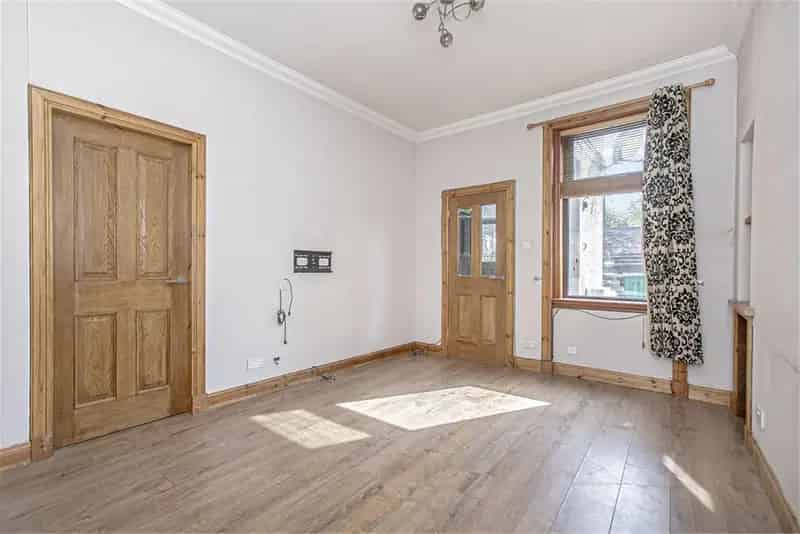 2 Bed Flat Ground Floor Townhill