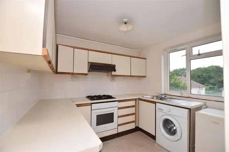 2 Bedroom Flat to Rent Bristol July 28th