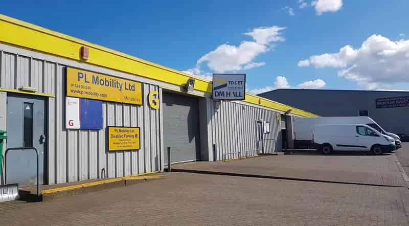 WarehouseWorkshop Unit for Lease in Business Park