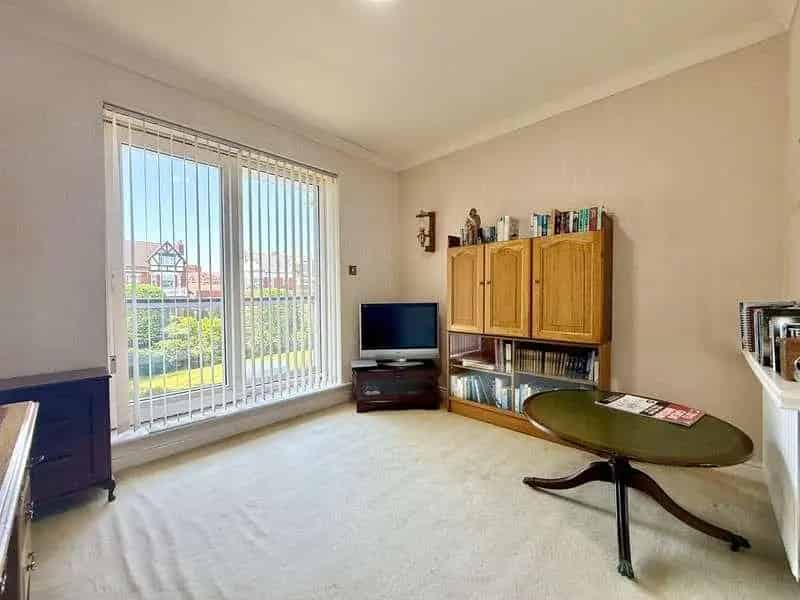 3 Bed Flat for Sale in Birkdale - Spacious & Convenient