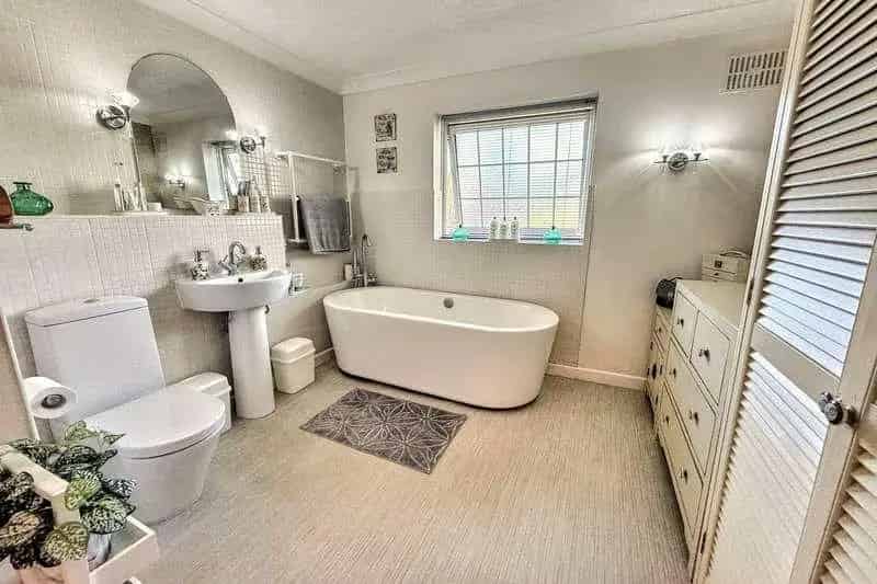 3 bed house for sale