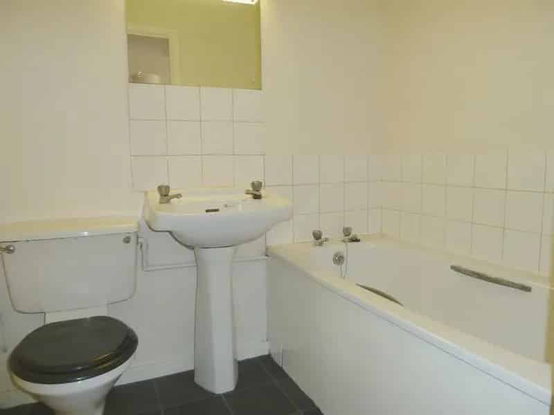 0 Bedroom Flat House to Rent Near Brighton Station