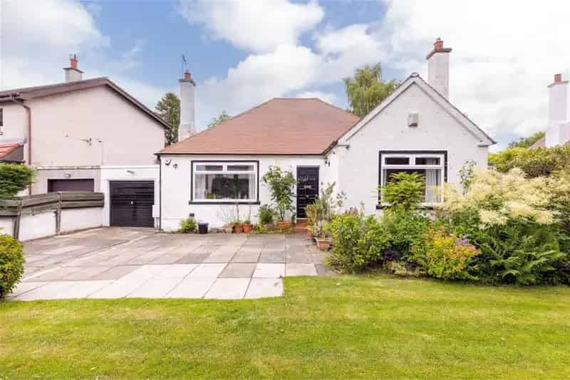 3 Bed Detached Bungalow with 2 Reception Rooms in Barnton Cammo
