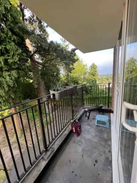 Lovely First Floor Flat with Balcony and Amazing Views