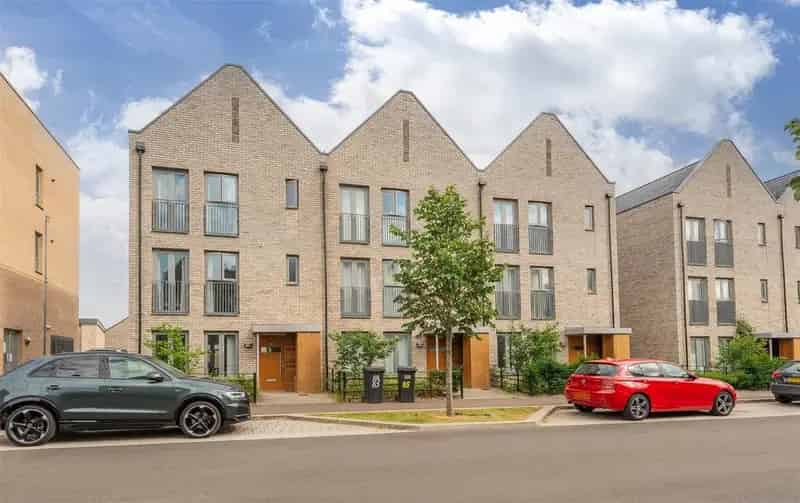 5 Bedroom Terraced House for Sale