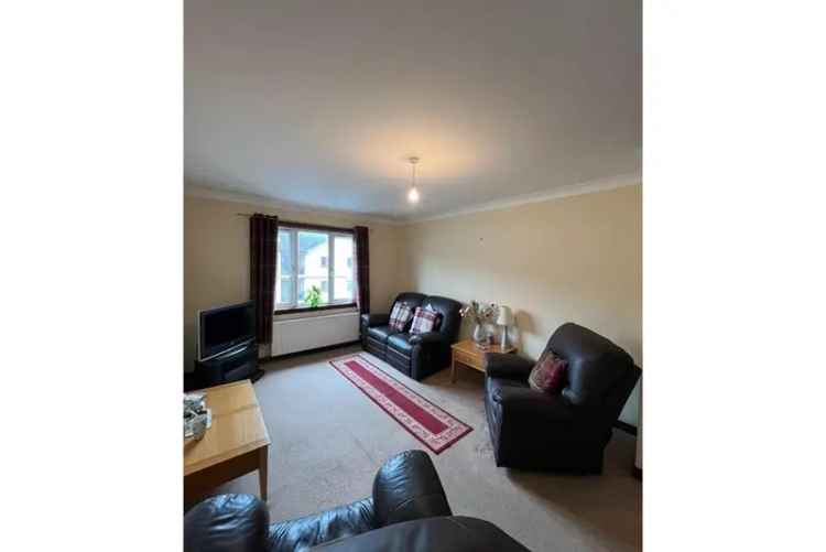 2 Bed Flat - First Floor with 1 Reception Room