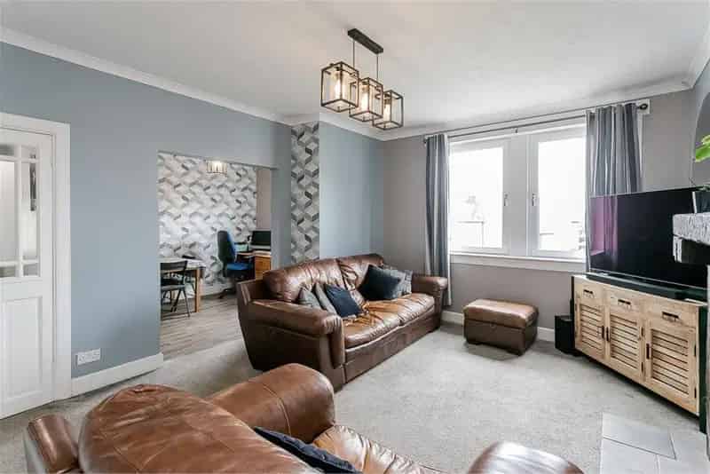 2 Bed Upper Villa Falkirk Stylish Modern Family Home