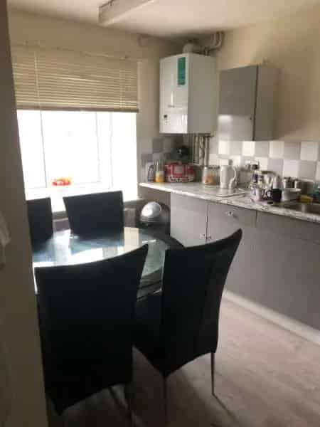 3 Bed Semi Detached House with Large Garden Close to Amenities