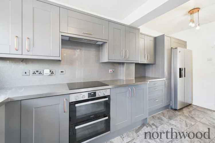 3 Bed Mid Terraced House Freehold