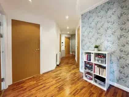 2 Bed Furnished Apartment Cardiff Bay Modern Open Plan Living Balcony Parking