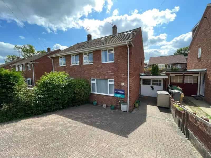 4 Bedroom Semi-Detached House for Sale