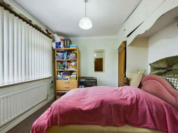 Bungalow For Sale in Basingstoke and Deane, England