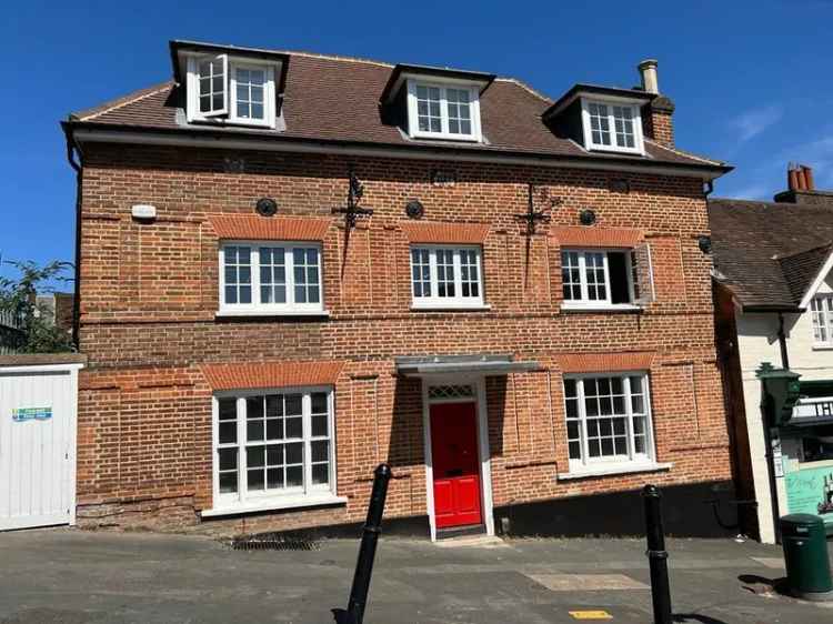 Commercial property For Rent in Guildford, England