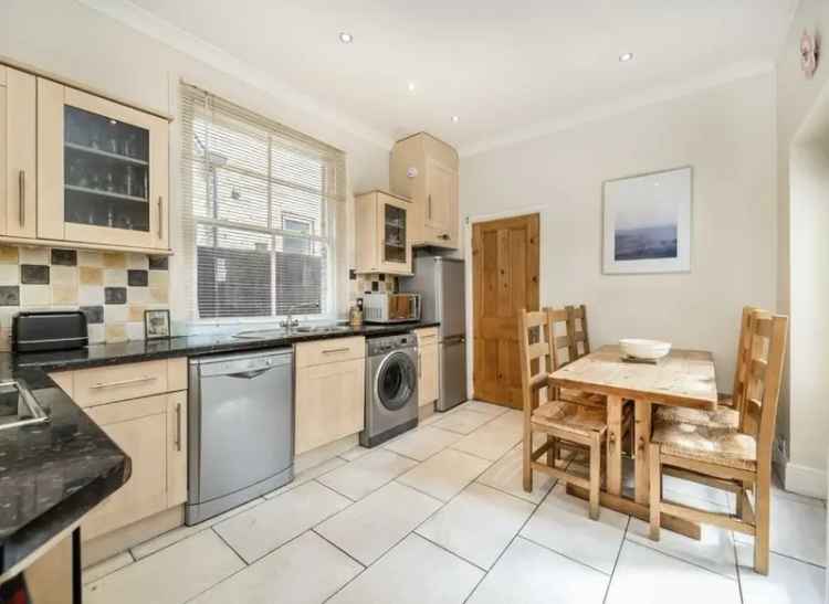 House For Sale in Sutherland Road, London, England