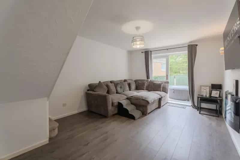 2 Bedroom House For Sale Near Schools and Transport