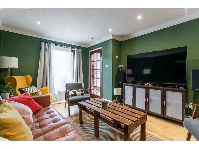 3 Bedroom Mid Terrace House for Sale in Liberton