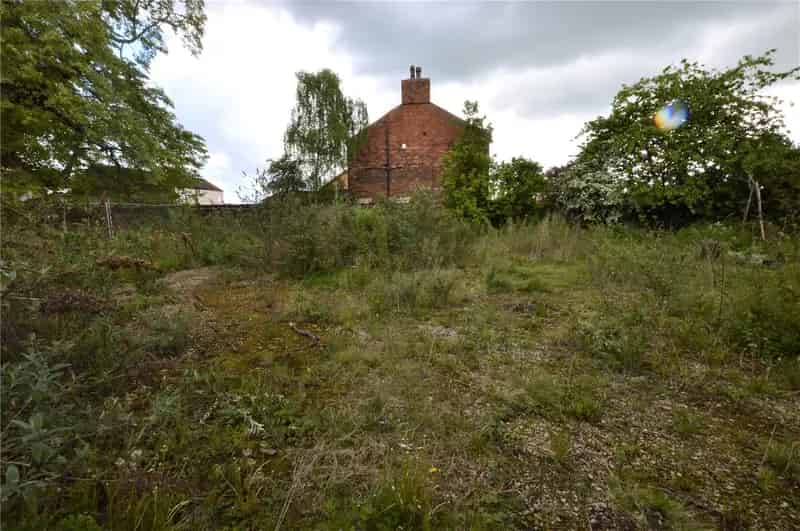 Five-Bedroom Detached House Plot with Planning Permission in Methley