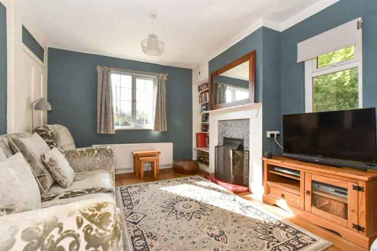 4 Bedroom Bungalow for Sale Near Carisbrooke Castle