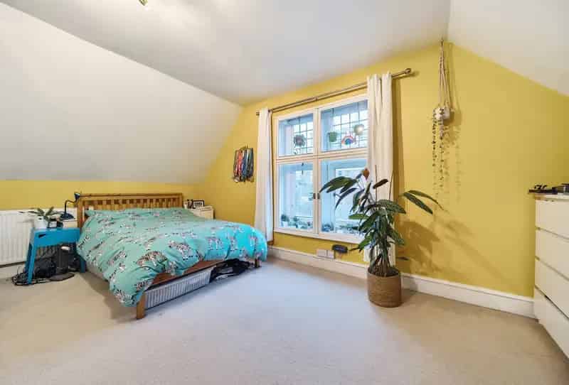 2 Bedroom Maisonette for Sale