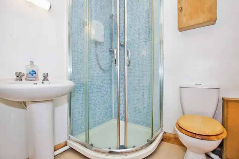 2 Bed House Ground Floor Shower Room Lounge Diner Kitchen Garden Shed Car Port