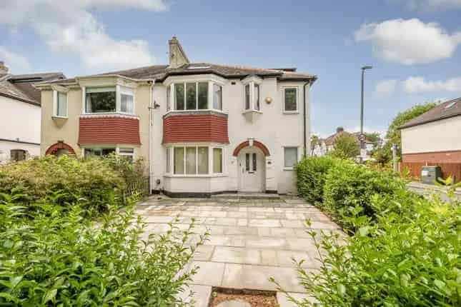 5 Bedroom House for Sale in Southfields London
