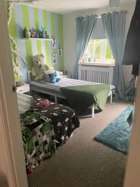 2 Bed End Terrace House with Large Garden and Driveway