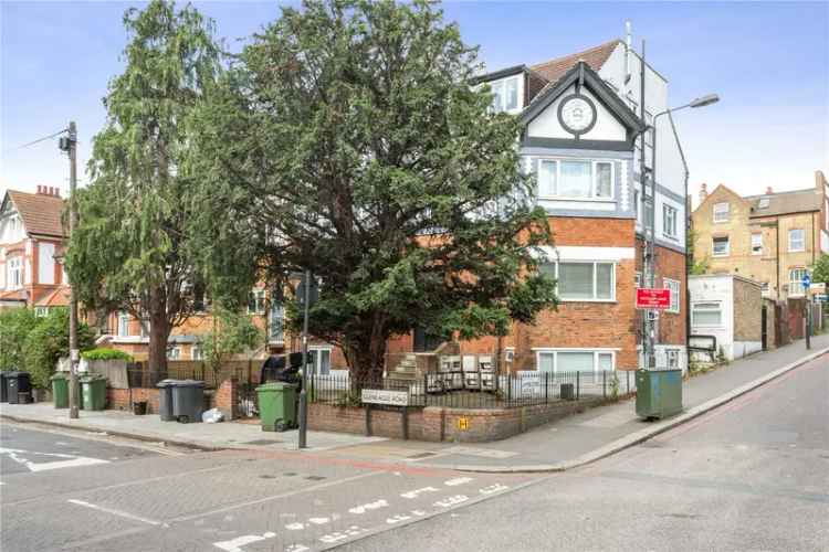 2 bedroom flat/apartment in London