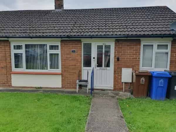 2 Bedroom Bungalow for Over 55s - Parking & Gardens