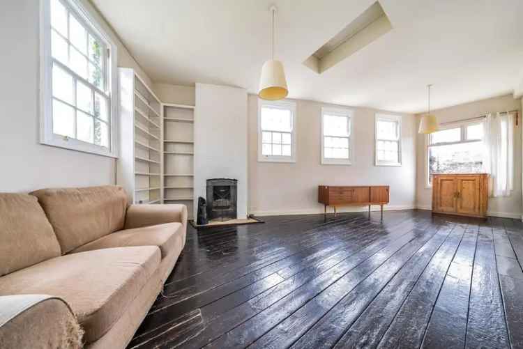 House For Sale in London, England