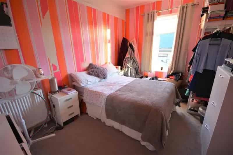 2 Bed Mid Terrace House for Sale - Village Location - No Onward Chain