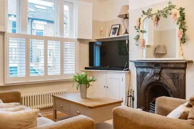 3 Double Bedroom House for Sale in Barnes London