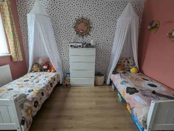 3 Storey Townhouse Near Amenities 3 Beds 2 Baths