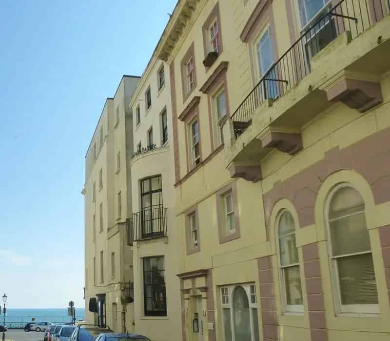 1 Bedroom Flat Kemp Town Seafront  Refurbished Apartment