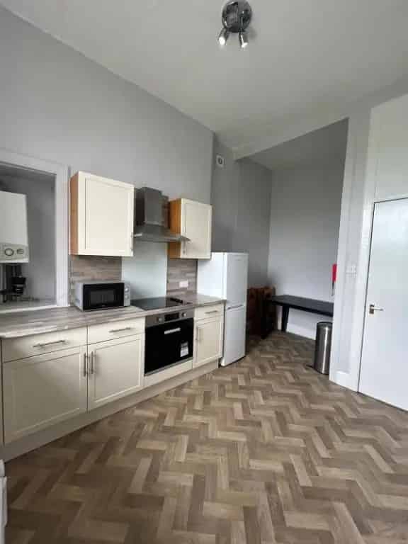 3 Bedroom Flat to Rent in Glasgow West End