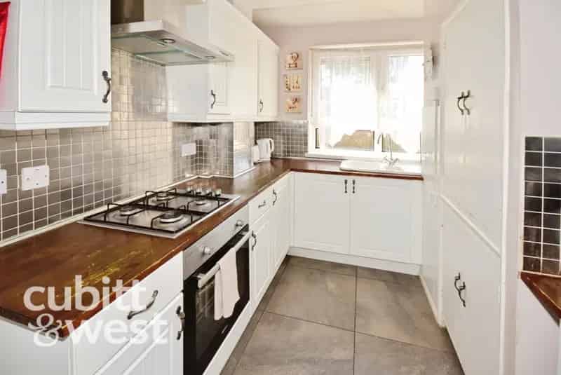 4 Bedroom Ground Floor Flat to Rent