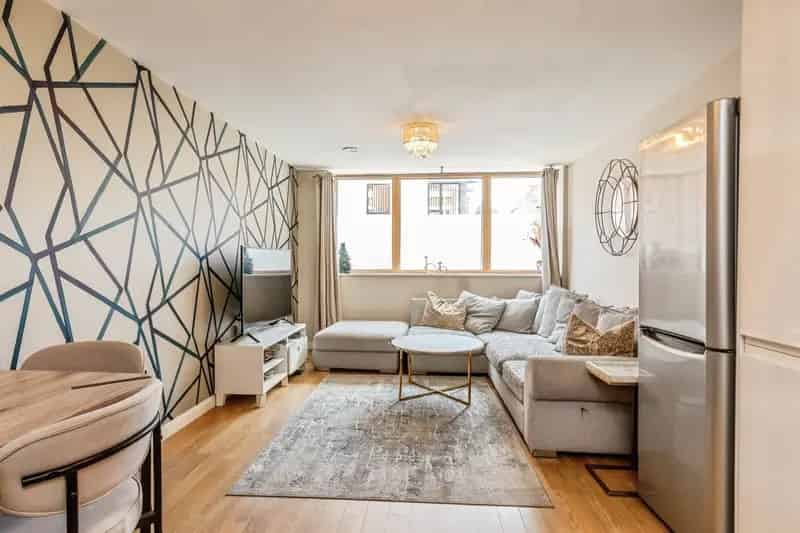 2 Double Bedroom Apartment Near Bristol University and BRI
