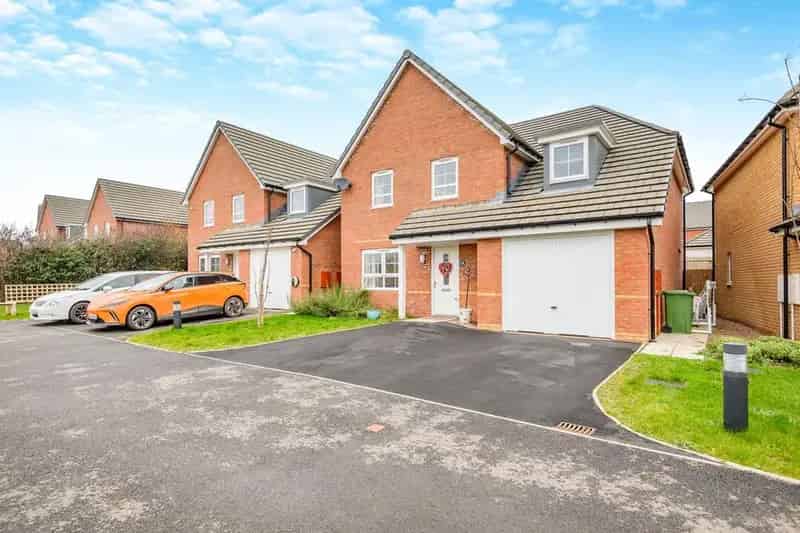 4 Bedroom Detached House for Sale in Berry Hill