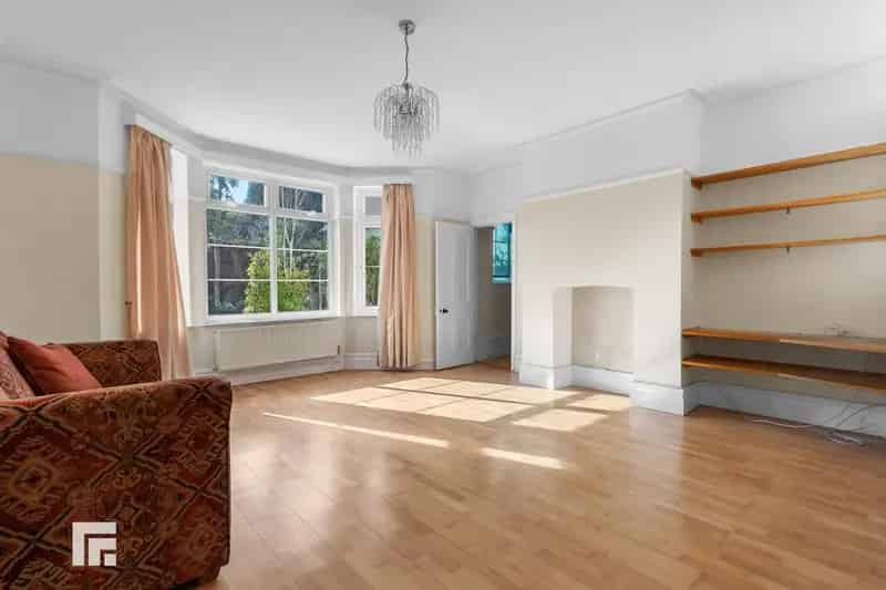 3 Bedroom Ground Floor Maisonette for Sale